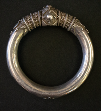 Load image into Gallery viewer, South Indian Granulated Silver Bangle from Tamil Nadu