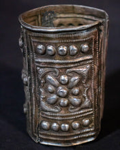 Load image into Gallery viewer, Chinese Minority Miao Antique Silver Cuff