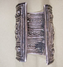 Load image into Gallery viewer, Chinese Minority Miao Antique Silver Cuff