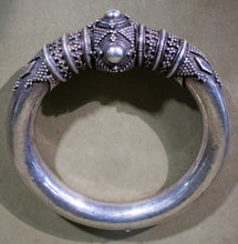Load image into Gallery viewer, South Indian Granulated Silver Bangle from Tamil Nadu