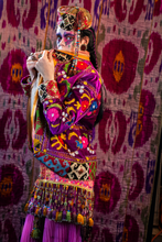 Load image into Gallery viewer, Uzbekistan Embroidery Velvet Jacket
