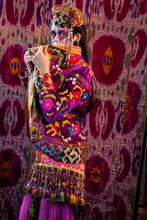 Load image into Gallery viewer, Uzbekistan Embroidery Velvet Jacket