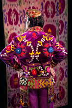 Load image into Gallery viewer, Uzbekistan Embroidery Velvet Jacket