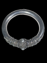 Load image into Gallery viewer, South Indian Granulated Silver Bangle from Tamil Nadu