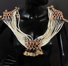 Load image into Gallery viewer, Tafuli ae Bride Wealth Antique Necklace Soloman Island