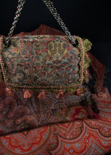 Load image into Gallery viewer, Tapestry Handbag with Chain