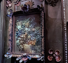 Load image into Gallery viewer, Shell diorama presented in shell-embellished frame.