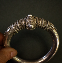 Load image into Gallery viewer, South Indian Granulated Silver Bangle from Tamil Nadu
