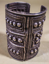Load image into Gallery viewer, Chinese Minority Miao Antique Silver Cuff
