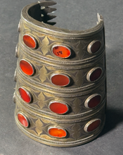 Load image into Gallery viewer, Teke Turkoman Four Band Cuff
