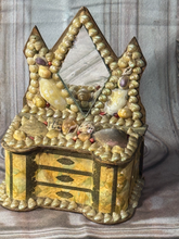 Load image into Gallery viewer, Edwardian Shell Valentine
