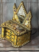 Load image into Gallery viewer, Edwardian Shell Valentine
