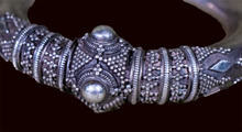 Load image into Gallery viewer, South Indian Granulated Silver Bangle from Tamil Nadu
