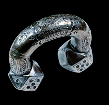 Load image into Gallery viewer, Nubian  Massive Silver Anklet  from  Egypt
