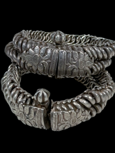 Load image into Gallery viewer, Rare Pair of Double Link Antique Bangles from Rajasthan
