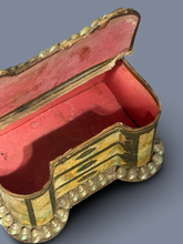 Load image into Gallery viewer, Edwardian Shell Valentine
