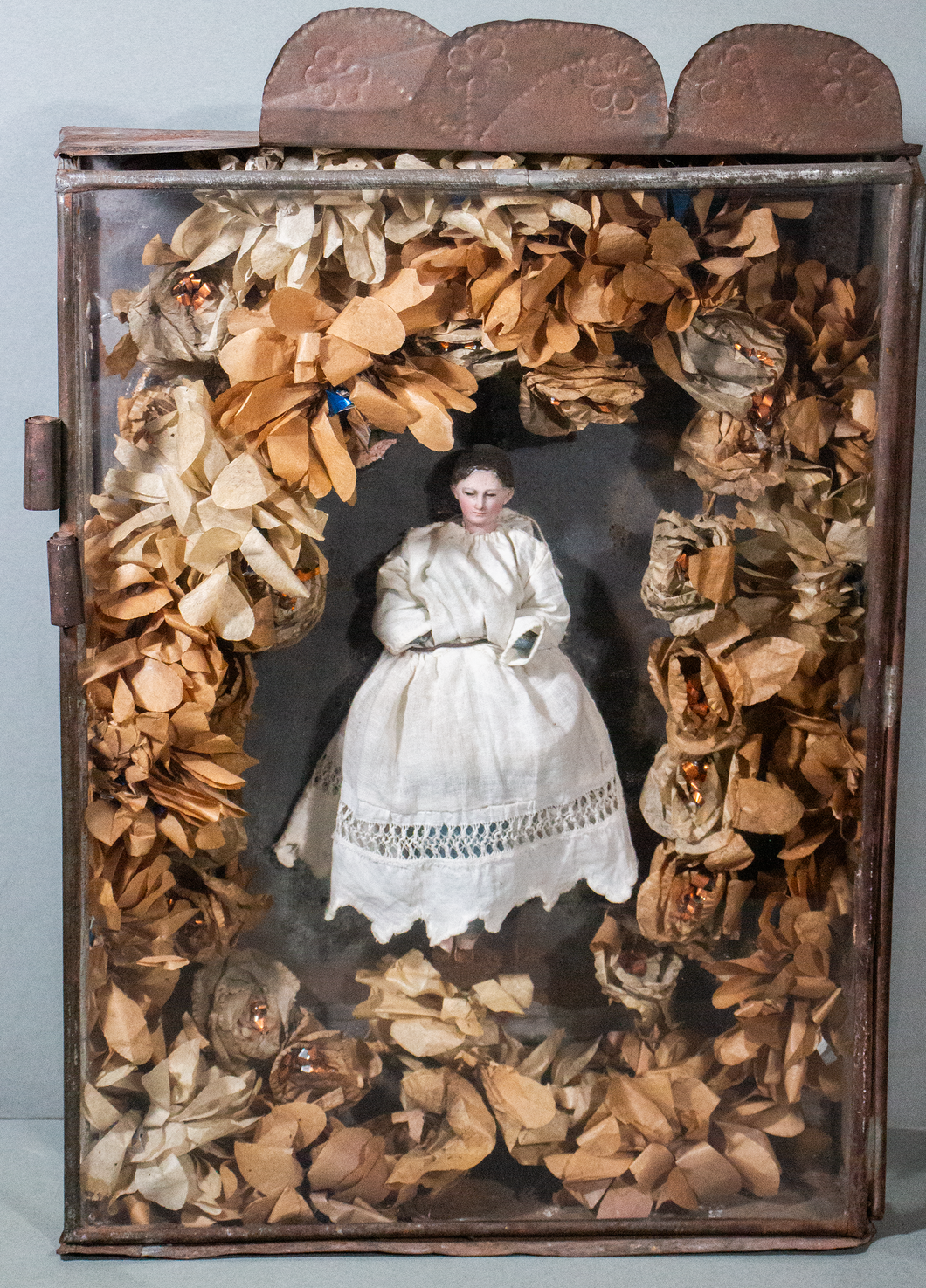 Nicho Spanish Colonial  Diorama  Retablo Glass Eyed Figure
