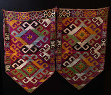 Load image into Gallery viewer, Pair of (Uuk kap ilgich) Lakai Textiles
