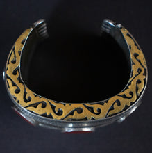 Load image into Gallery viewer, Yomud Cuff (Bilezik) from Turkestan
