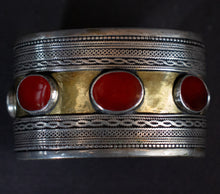 Load image into Gallery viewer, Yomud Cuff (Bilezik) from Turkestan
