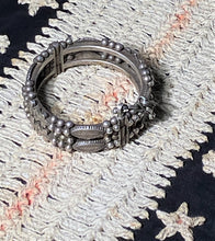 Load image into Gallery viewer, Detail of mauritanian bangle showing detail.
